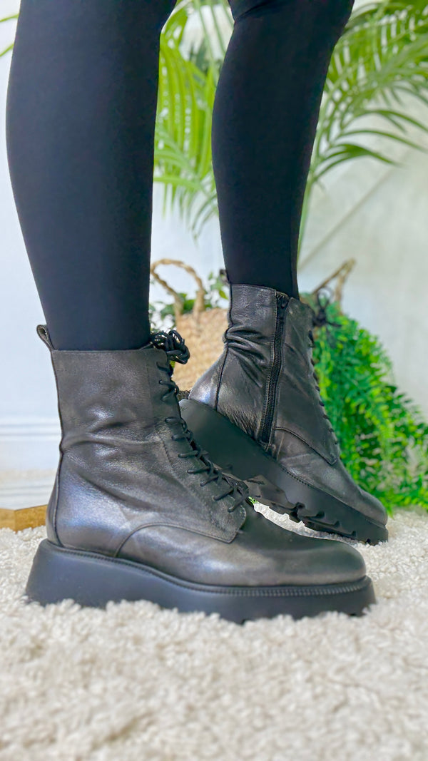 Wonders Winnie Metallic Boot