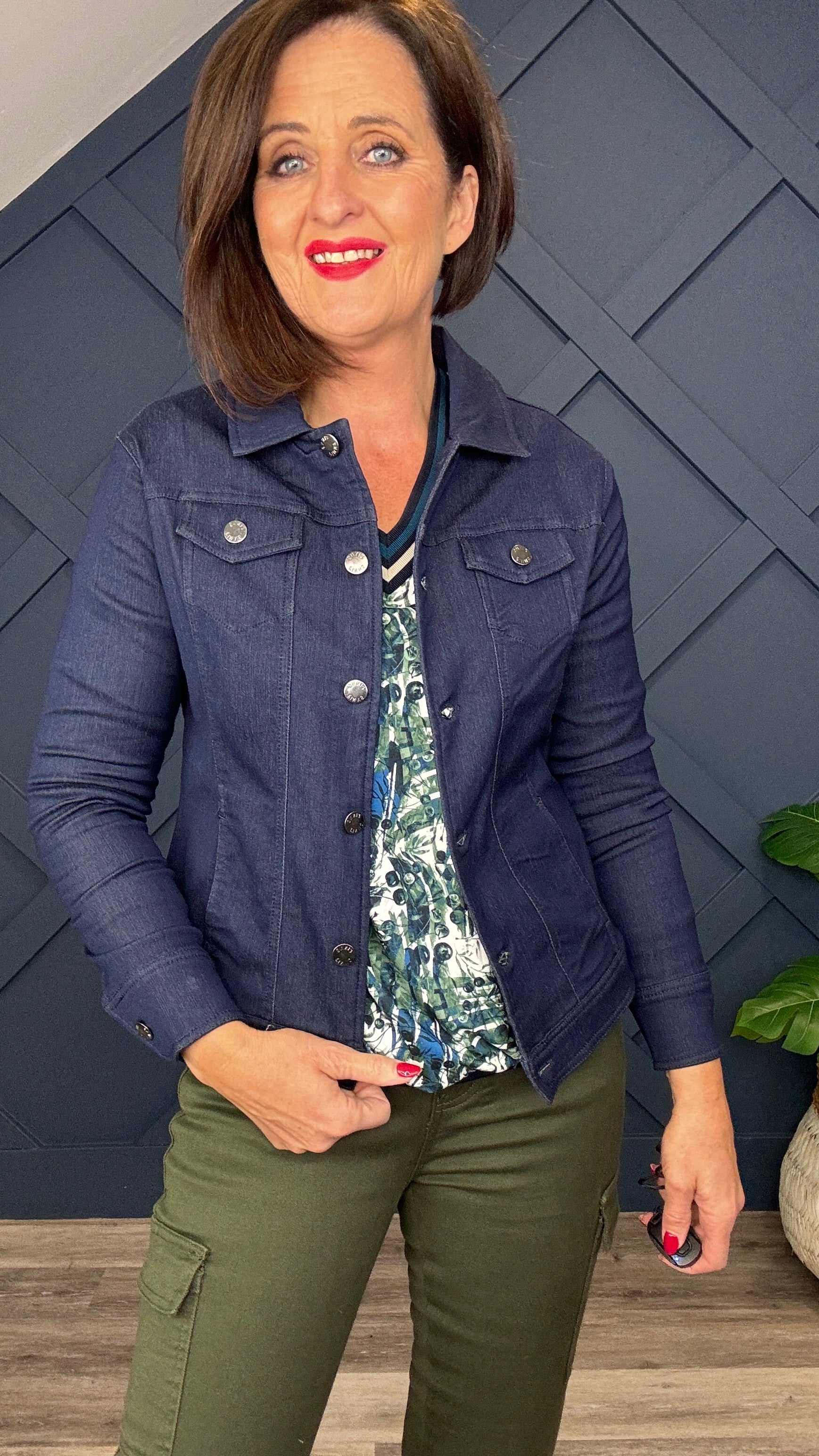 Wanda Stretch Wanda Stretch Denim Jacket – KlassyLadyBoutique