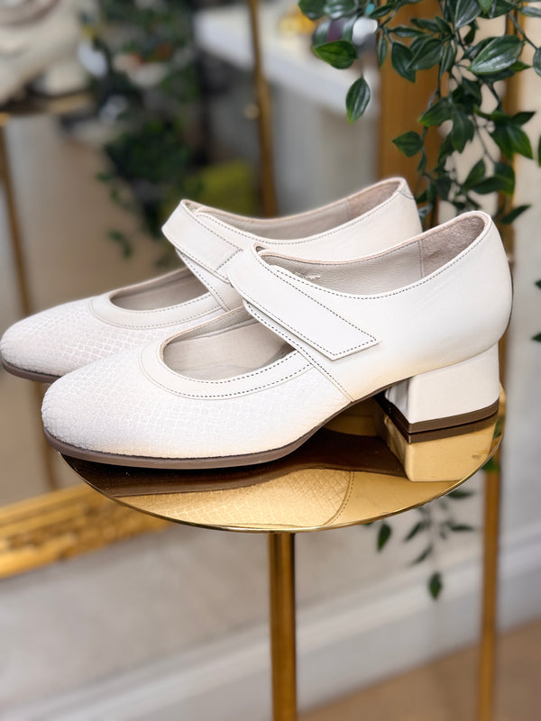 Softmode Sandy Beige shoe